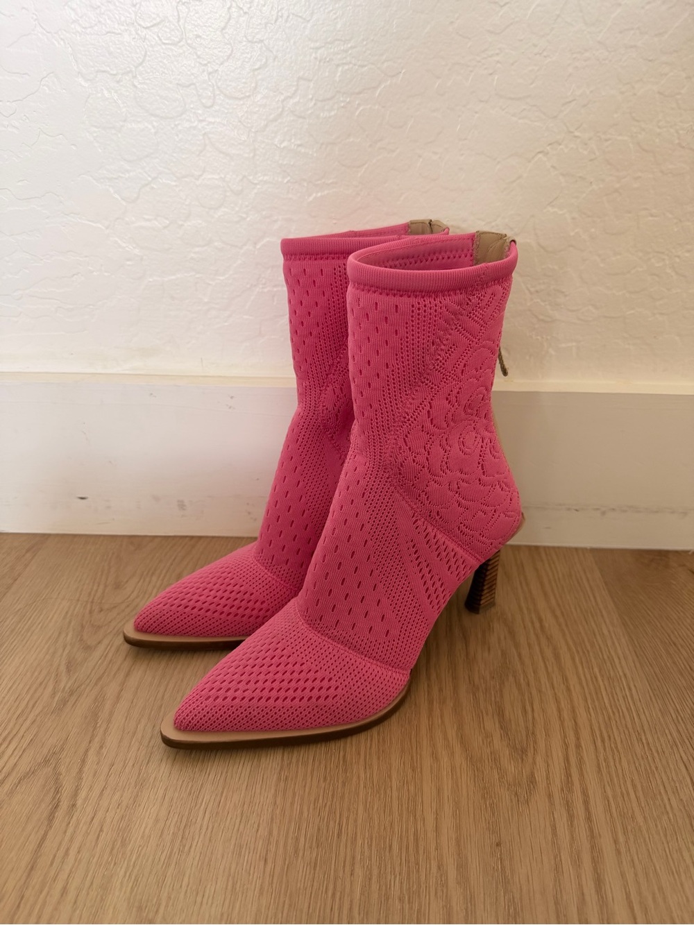 Fendi Rockoko Pink Openwork Knit Ankle Boots Size 37